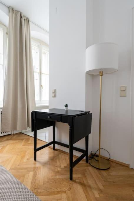 Historic Heart Apartment Vienna Esterno foto
