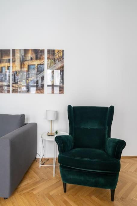 Historic Heart Apartment Vienna Esterno foto